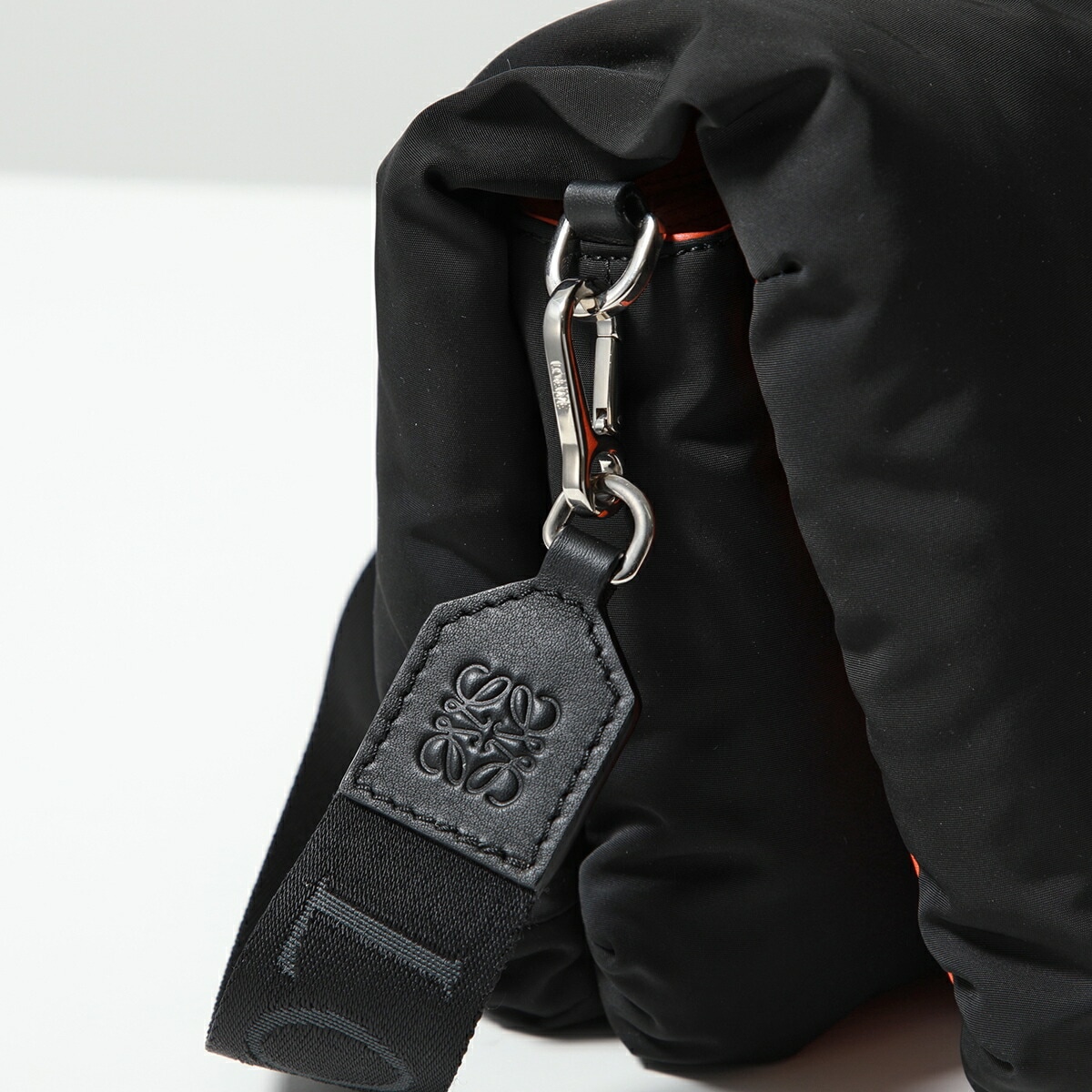 LOEWE ロエベ ショルダーバッグ GOYA PUFFER ゴヤ パファー A896P41X04 レディース アナグラム ナイロン×レザー クロスボディ 鞄 1100/BLACK