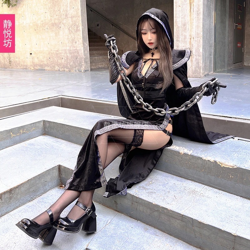 ハロウィーン衣装セクシーな魔女は暗黒ギャルを装って長いローブ夜店コスプレ衣装を修理します ハロウィーン衣装セクシーな魔女は暗黒ギャルを装って長いローブ夜店コスプレ衣装を修理します