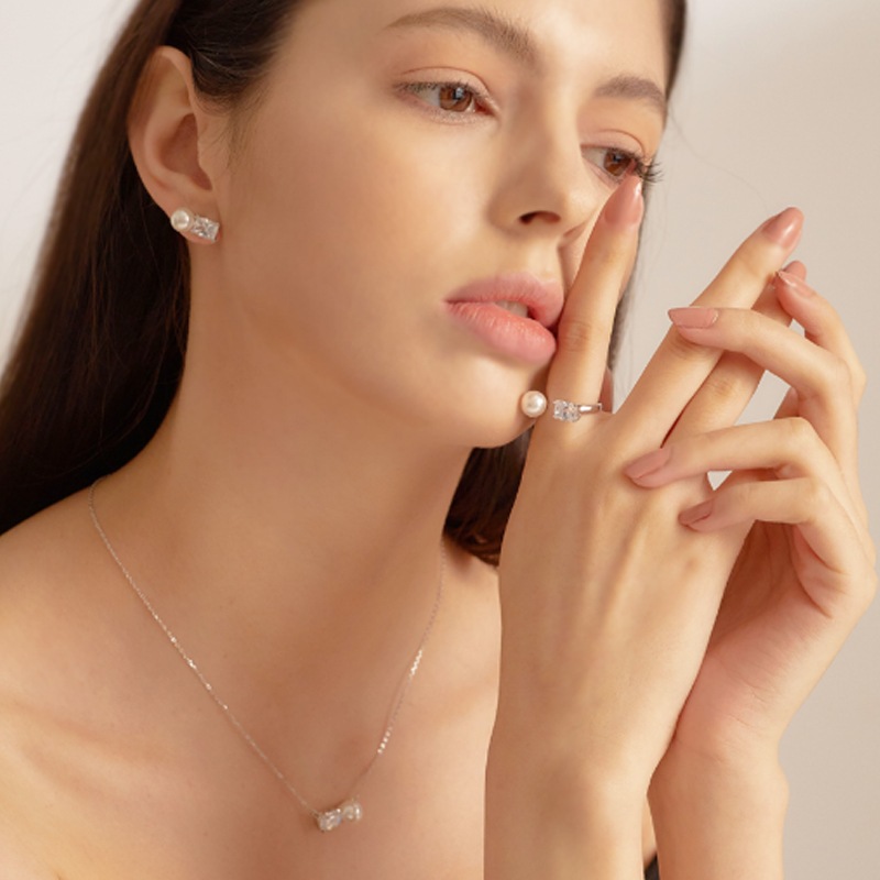 [ITZYチェリョン/オムジユン/イェリン/ビビジ シンビ/ソンユリ着用] ビクトリアクッション&パールリング デイリーアクセサリー 韓国人気アイドルアクセサリー