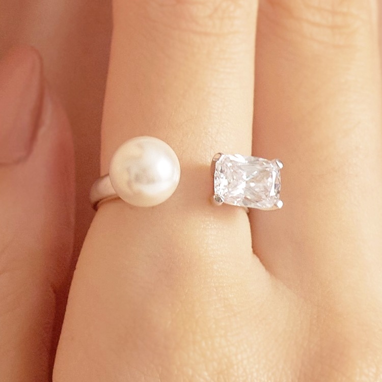 [ITZYチェリョン/オムジユン/イェリン/ビビジ シンビ/ソンユリ着用] ビクトリアクッション&パールリング デイリーアクセサリー 韓国人気アイドルアクセサリー