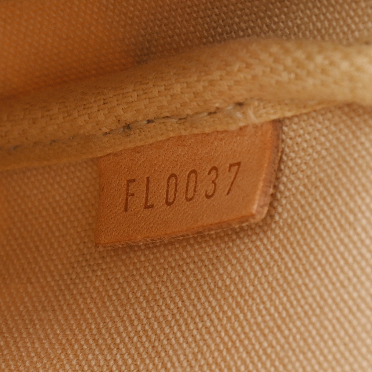 ダミエアズール ミニ ポシェット アクセソワール ホワイト N58010 レディース ダミエアズールキャンバス アクセサリーポーチ Aランク 中古 銀蔵 ダミエアズール ミニ ポシェット アクセソワール ホワイト N58010 レディース ダミエアズールキャンバス アクセサリーポーチ Aランク 中古 銀蔵