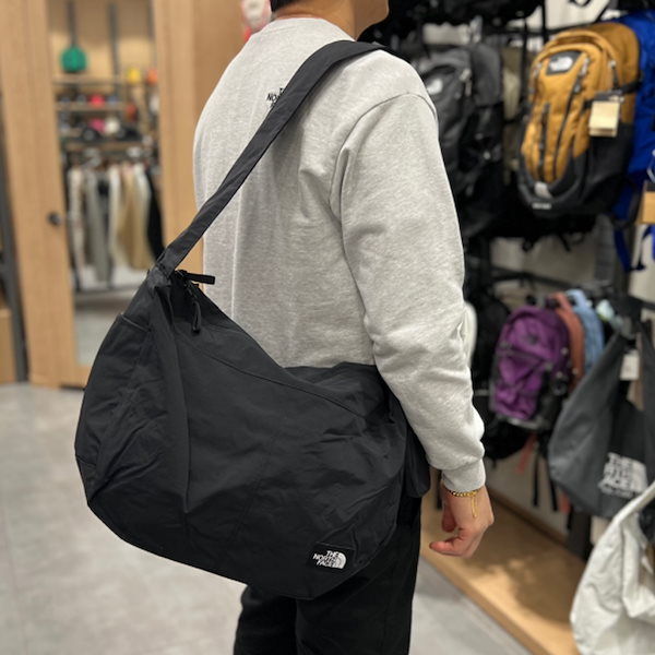 Qoo10] ザノースフェイス URBAN BIG SHOULDER B