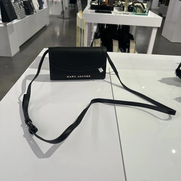 Qoo10 Marc Jacobs 即発 正規品 長財布 [ブラック]