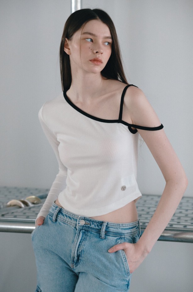 ASURA】 ONE SHOULDER STRAP T [BLACKPINK ジェニー着用] ONE