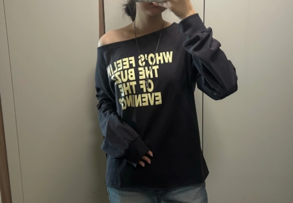 Hearts2HeartsI AN着用/tripleS Kaede 着用/リッツ ボートネックプリンティング 長袖Tシャツ