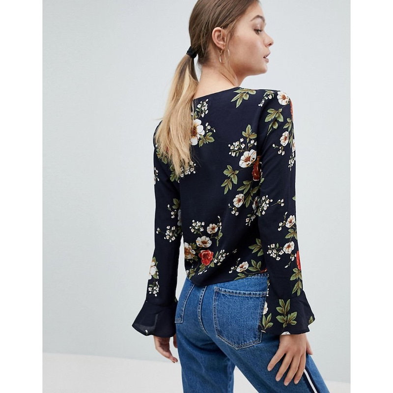 プリティリトルシング レディース トップス【PrettyLittleThing Floral Ruched Long Sleeve Top】Black プリティリトルシング レディース トップス【PrettyLittleThing Floral Ruched Long Sleeve Top】Black