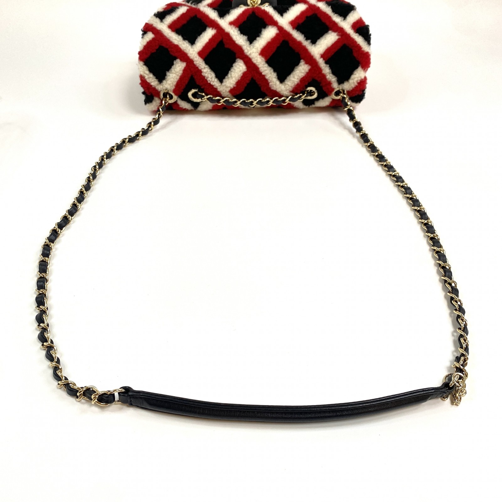 美品 シャネル CHANEL レディース シングルフラップ チェーン ショルダーバッグ ムートン 23番【中古】 美品 シャネル CHANEL レディース シングルフラップ チェーン ショルダーバッグ ムートン 23番【中古】