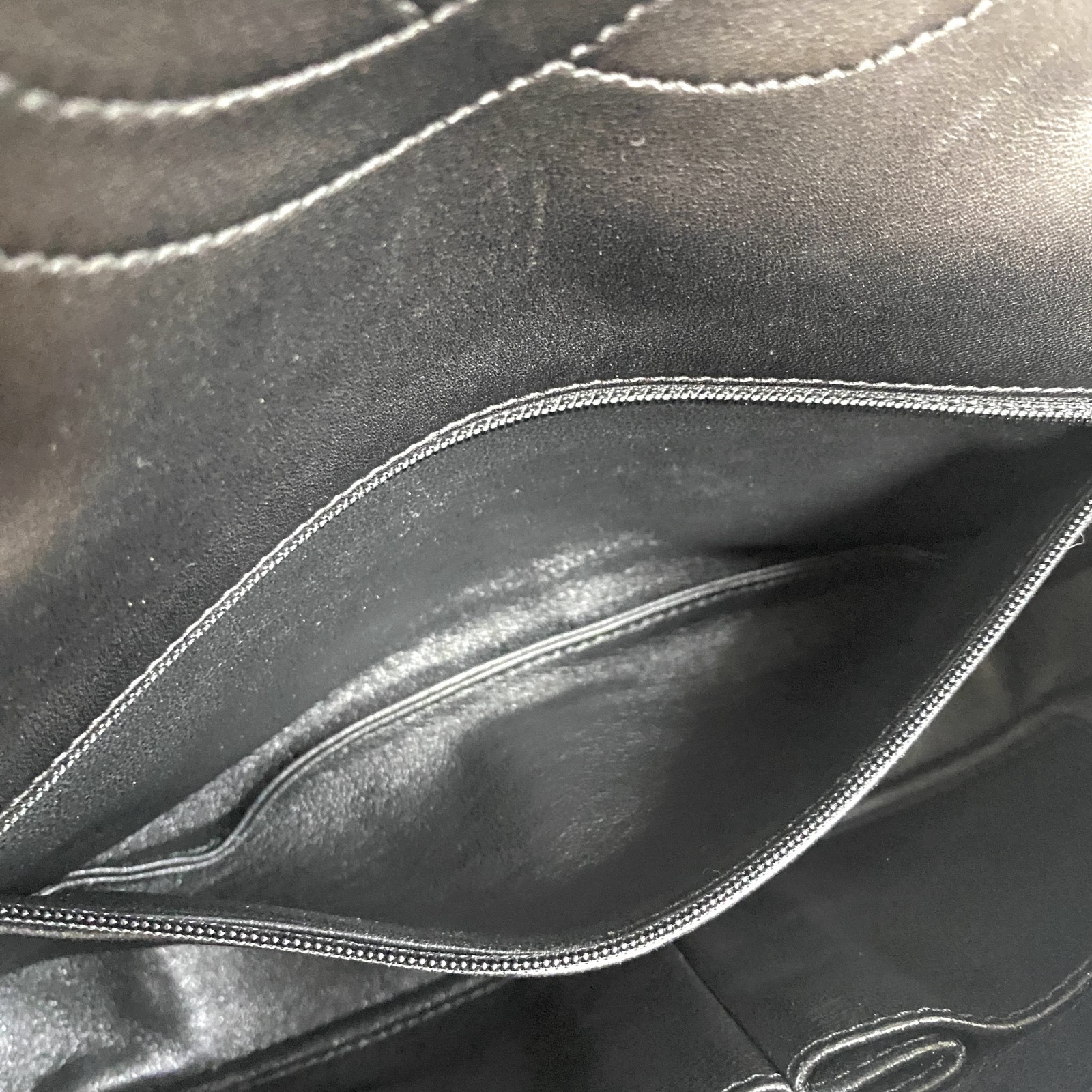 美品 シャネル CHANEL レディース シングルフラップ チェーン ショルダーバッグ ムートン 23番【中古】 美品 シャネル CHANEL レディース シングルフラップ チェーン ショルダーバッグ ムートン 23番【中古】