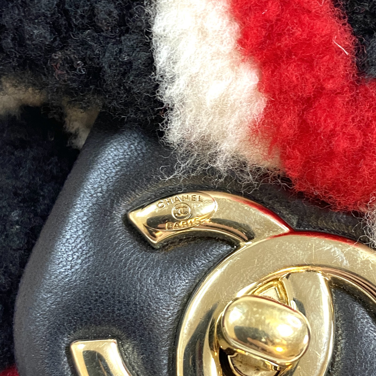 美品 シャネル CHANEL レディース シングルフラップ チェーン ショルダーバッグ ムートン 23番【中古】 美品 シャネル CHANEL レディース シングルフラップ チェーン ショルダーバッグ ムートン 23番【中古】