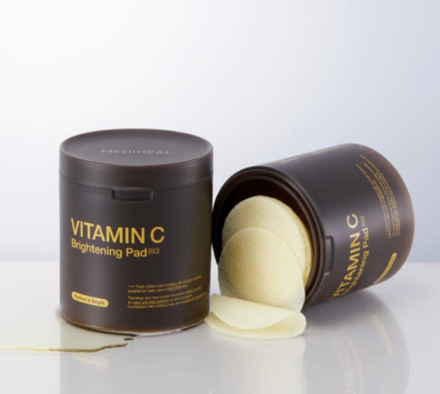 ビタミンC ブライトニング パッド 60枚入り × 2個 くすみ肌に透明感チャージ！トーンアップ集中ケアパッド