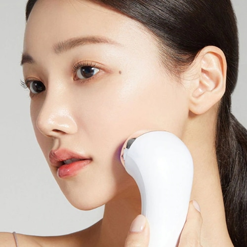 Qoo10] メディキューブ 【韓国シェア1位ブランド】【美顔器3重コ