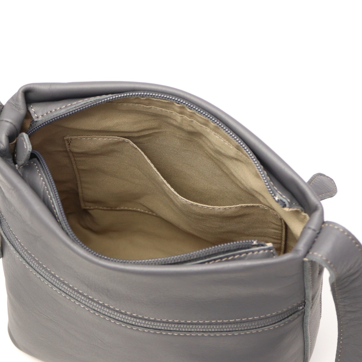 ダコタ限定ノベルティ付 ショルダーバッグ レディース ブランド 斜めがけ 小さめ 大人 軽量 本革 ファスナー付き 縦型 縦長 撥水 A5 かわいい 革 ラポールレイン 1034821 新作2025