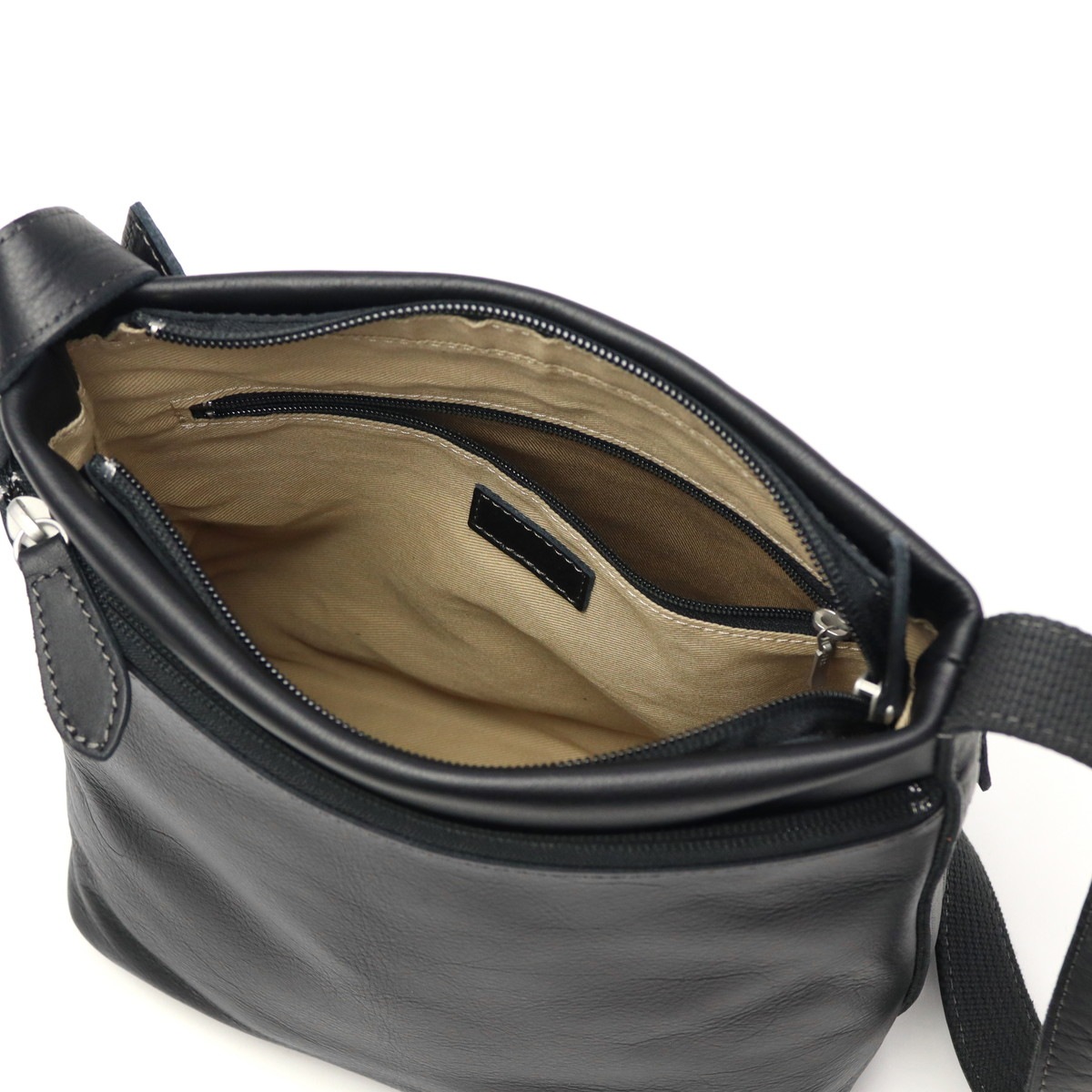 ダコタ限定ノベルティ付 ショルダーバッグ レディース ブランド 斜めがけ 小さめ 大人 軽量 本革 ファスナー付き 縦型 縦長 撥水 A5 かわいい 革 ラポールレイン 1034821 新作2025