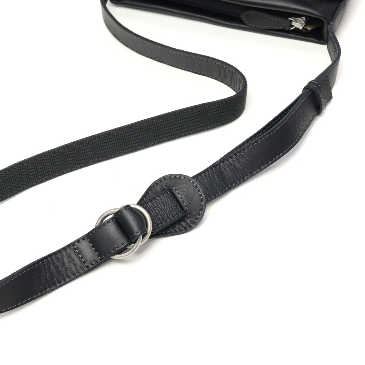 ダコタ限定ノベルティ付 ショルダーバッグ レディース ブランド 斜めがけ 小さめ 大人 軽量 本革 ファスナー付き 縦型 縦長 撥水 A5 かわいい 革 ラポールレイン 1034821 新作2025