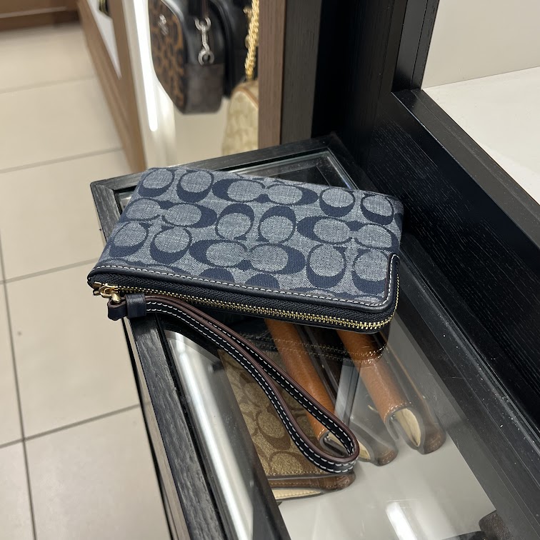 即発 USA直送 アウトレット レディース ポーチ リストレット CH371 IMDEI 即発 USA直送 アウトレット レディース ポーチ リストレット CH371 IMDEI