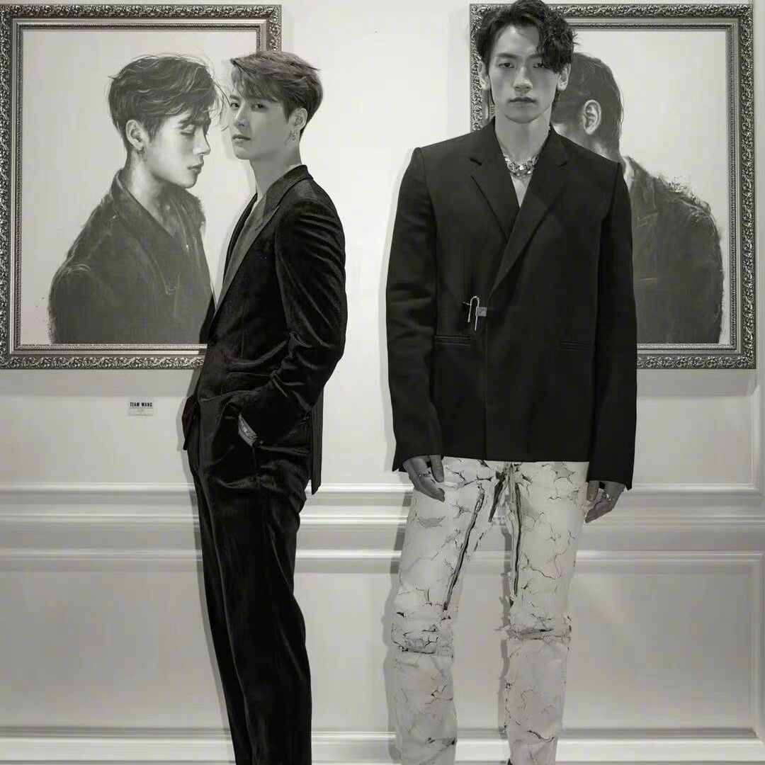 サマースーツ 高級デザイン感 スーツ ブレザー+カジュアルパンツ セットアップメンズ 2点セット サマースーツ 高級デザイン感 スーツ ブレザー+カジュアルパンツ セットアップメンズ 2点セット