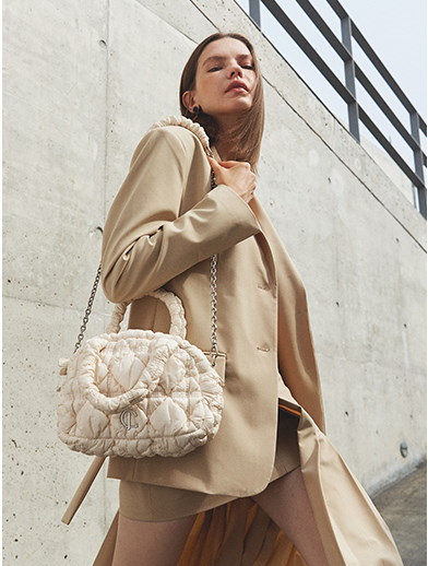 Qoo10] CARLYN [韓国人気カバン][カリンポーチ贈呈]