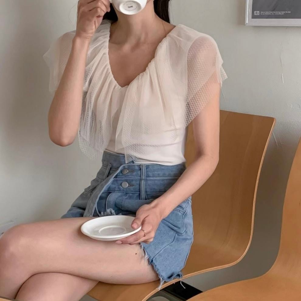 レディース トップス カットソー 袖なし ノースリーブ Vネック ケープ襟 タイト スリム 細身 フェミニン チュール シフォン フリル かわいい 大人可愛い きれいめ おしゃれ ガーリー エレガント レディース トップス カットソー 袖なし ノースリーブ Vネック ケープ襟 タイト スリム 細身 フェミニン チュール シフォン フリル かわいい 大人可愛い きれいめ おしゃれ ガーリー エレガント