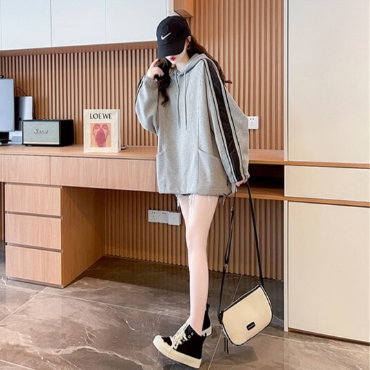 トップス パーカー フーディー 長袖 Vネック ストレート フード付き ポケット かわいい 大人可愛い カジュアル 大人 おしゃれ お洒落 かっこいい 大人可愛い 大人女子 こなれ感 ラフ