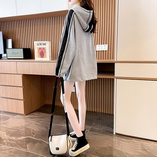 トップス パーカー フーディー 長袖 Vネック ストレート フード付き ポケット かわいい 大人可愛い カジュアル 大人 おしゃれ お洒落 かっこいい 大人可愛い 大人女子 こなれ感 ラフ