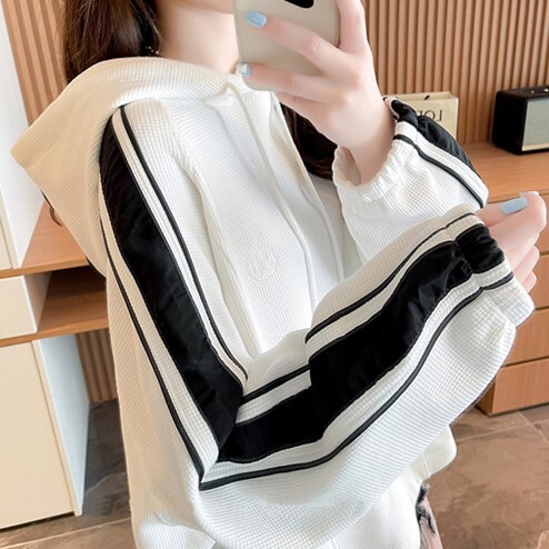 トップス パーカー フーディー 長袖 Vネック ストレート フード付き ポケット かわいい 大人可愛い カジュアル 大人 おしゃれ お洒落 かっこいい 大人可愛い 大人女子 こなれ感 ラフ