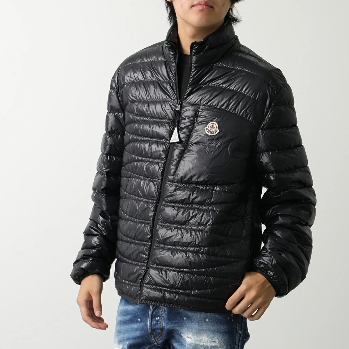 MONCLER モンクレール ダウンジャケット LEVECHE 1A00019 595GJ メンズ アイコンパッチ スタンドカラー 胸ポケット ナイロン 999 MONCLER モンクレール ダウンジャケット LEVECHE 1A00019 595GJ メンズ アイコンパッチ スタンドカラー 胸ポケット ナイロン 999