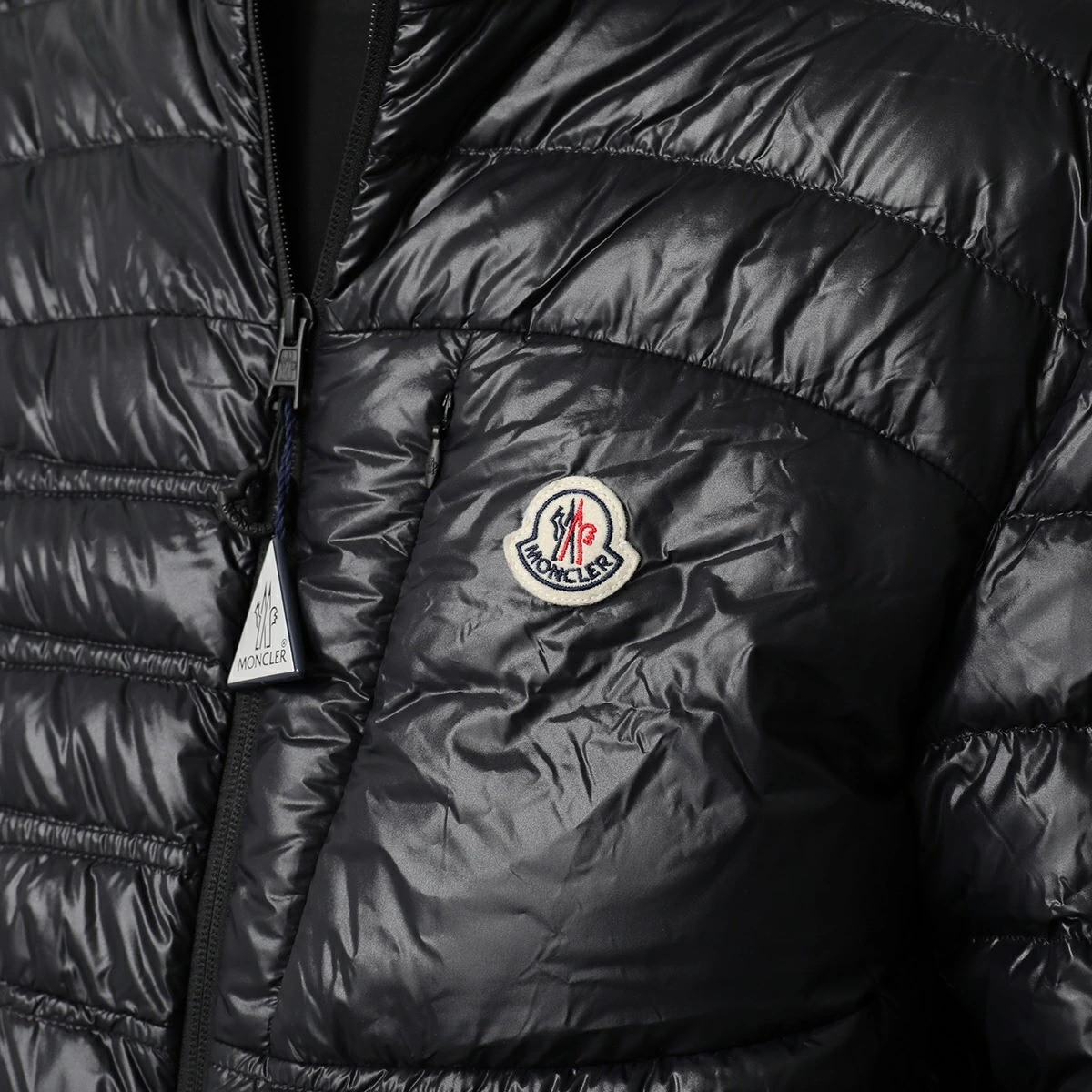 MONCLER モンクレール ダウンジャケット LEVECHE 1A00019 595GJ メンズ アイコンパッチ スタンドカラー 胸ポケット ナイロン 999 MONCLER モンクレール ダウンジャケット LEVECHE 1A00019 595GJ メンズ アイコンパッチ スタンドカラー 胸ポケット ナイロン 999