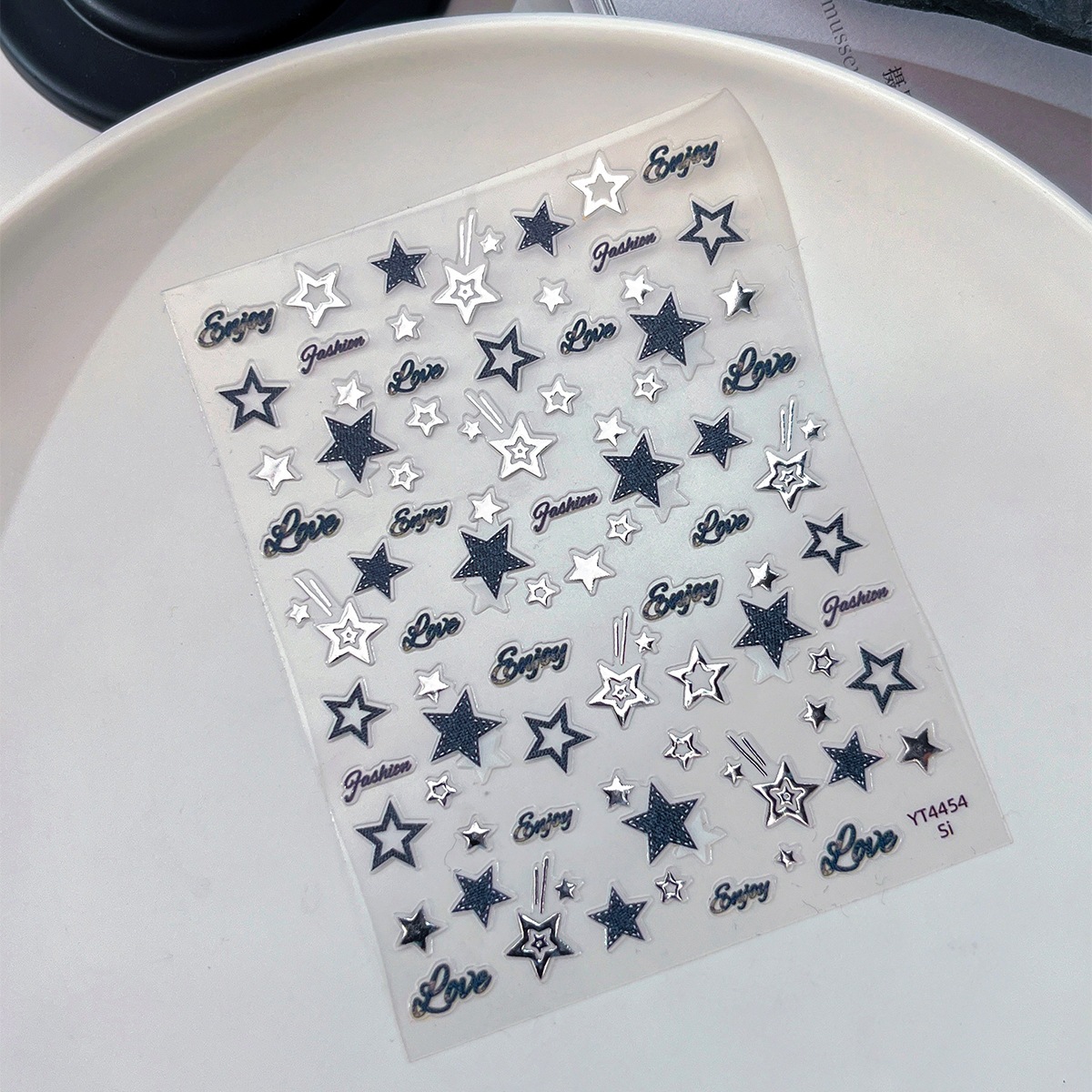 【1点ご購入 で10点プレゼントいたします】シルバー星ネイルシールブルーグレー精緻透かし彫りテープバックジェルネイルアートシール
