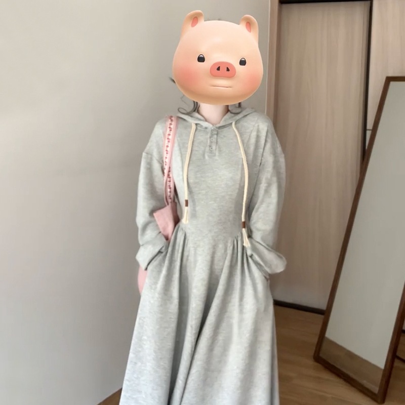 女性のためのグレーのフード付き長袖スウェットシャツドレス2024年秋冬ハイエンドルーズカジュアル気質ロングスカート