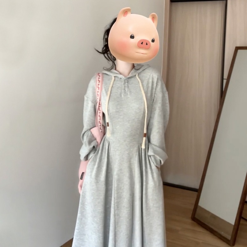 女性のためのグレーのフード付き長袖スウェットシャツドレス2024年秋冬ハイエンドルーズカジュアル気質ロングスカート