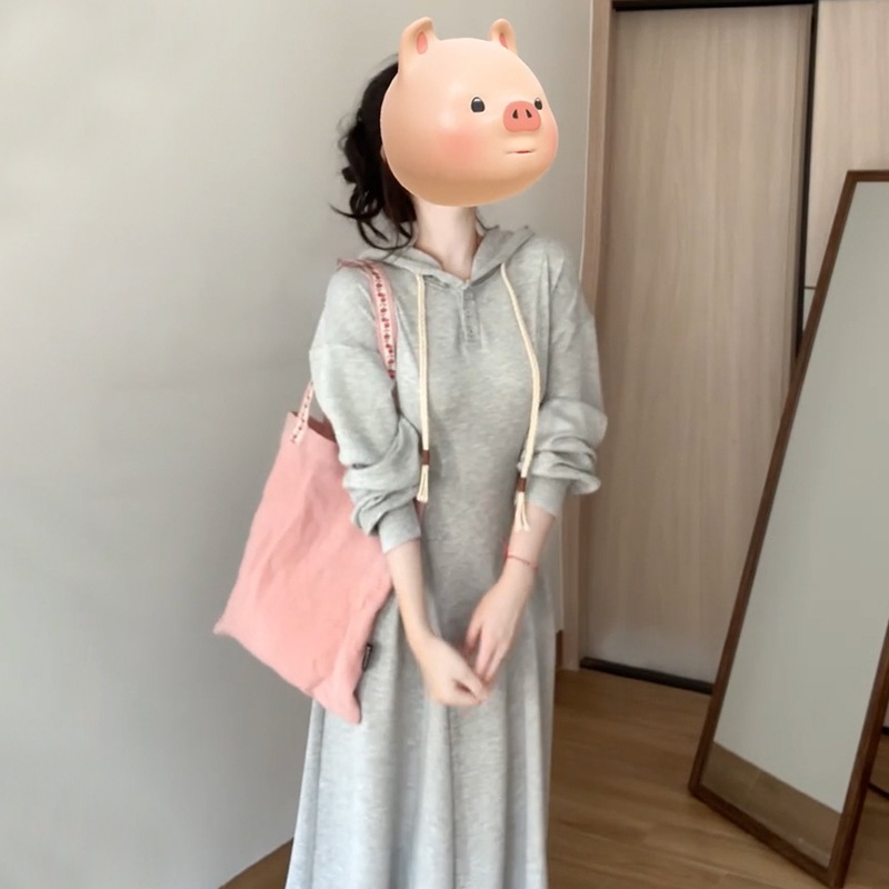 女性のためのグレーのフード付き長袖スウェットシャツドレス2024年秋冬ハイエンドルーズカジュアル気質ロングスカート