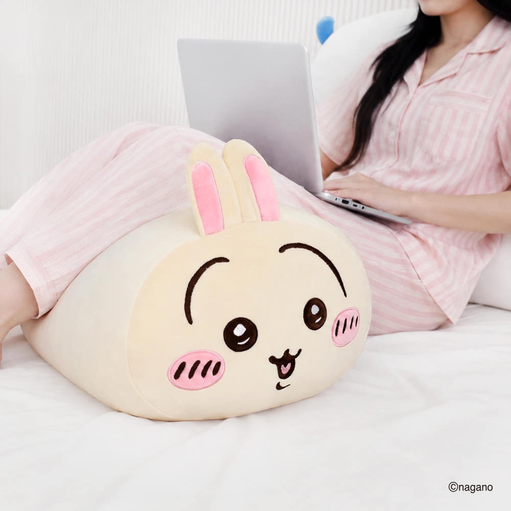 Qoo10] ちいかわハチワレぬいぐるみ 抱き枕 ボデ