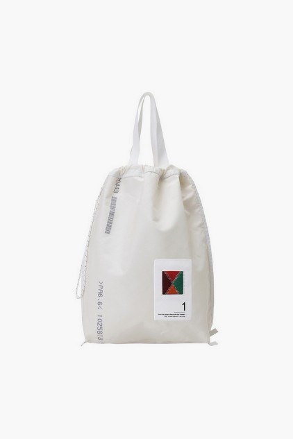 BTS  テテ　RECODE スリングバッグ　HYBE INSIGHT BTS テテ RECODE スリングバッグ HYBE INSIGHT 【公式通販】