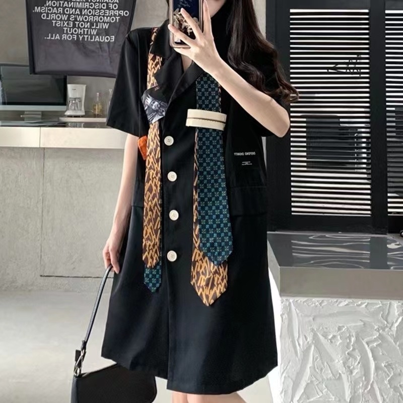 個性的 ワンピース 膝丈 ひざ丈 膝上 袖あり 半袖 Vネック 襟付き かわいい おしゃれ お洒落 かっこいい ラフ ラブリー キュート ガーリー モード系 主役級 存在感 無地 夏 10代 20代 個性的 ワンピース 膝丈 ひざ丈 膝上 袖あり 半袖 Vネック 襟付き かわいい おしゃれ お洒落 かっこいい ラフ ラブリー キュート ガーリー モード系 主役級 存在感 無地 夏 10代 20代