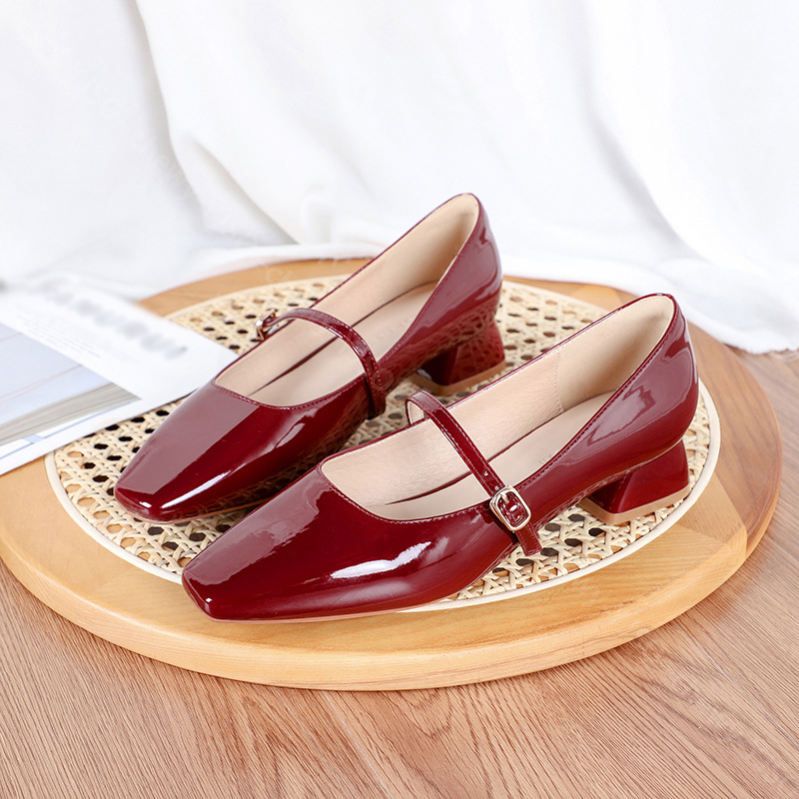 500円OFFクーポン パンプス 痛くない 歩きやすい 走れる ローヒール ストラップパンプス レディース 入学式 ストラップ スクエア スクエアトゥ エナメルパンプス おしゃれ エレガント 通勤 通 500円OFFクーポン パンプス 痛くない 歩きやすい 走れる ローヒール ストラップパンプス レディース 入学式 ストラップ スクエア スクエアトゥ エナメルパンプス おしゃれ エレガント 通勤 通