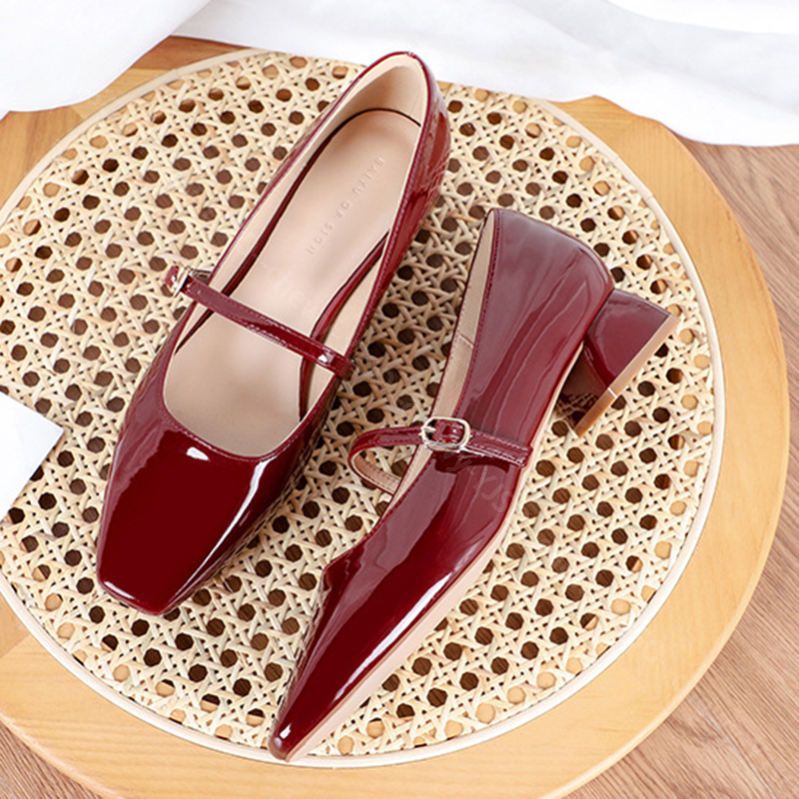 500円OFFクーポン パンプス 痛くない 歩きやすい 走れる ローヒール ストラップパンプス レディース 入学式 ストラップ スクエア スクエアトゥ エナメルパンプス おしゃれ エレガント 通勤 通 500円OFFクーポン パンプス 痛くない 歩きやすい 走れる ローヒール ストラップパンプス レディース 入学式 ストラップ スクエア スクエアトゥ エナメルパンプス おしゃれ エレガント 通勤 通