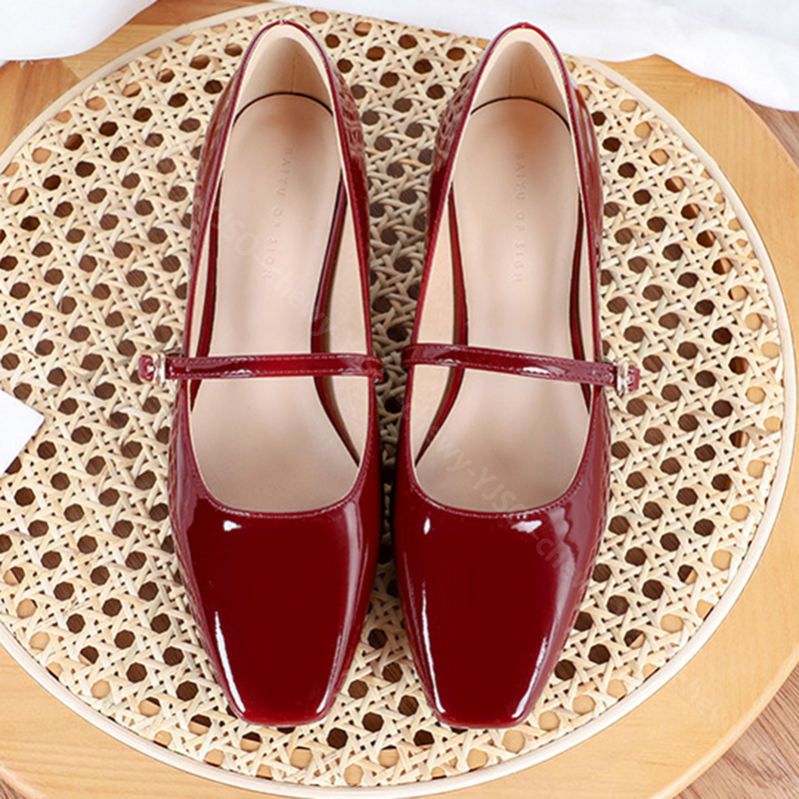 500円OFFクーポン パンプス 痛くない 歩きやすい 走れる ローヒール ストラップパンプス レディース 入学式 ストラップ スクエア スクエアトゥ エナメルパンプス おしゃれ エレガント 通勤 通 500円OFFクーポン パンプス 痛くない 歩きやすい 走れる ローヒール ストラップパンプス レディース 入学式 ストラップ スクエア スクエアトゥ エナメルパンプス おしゃれ エレガント 通勤 通