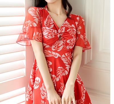 水着 ビキニ タンキニ ワンピース フリル 谷間魅せ 盛れる かわいい 大人可愛い きれいめ セクシー シンプル カジュアル ナチュラル ゴージャス 華やか 大人 大人っぽい おしゃれ ws