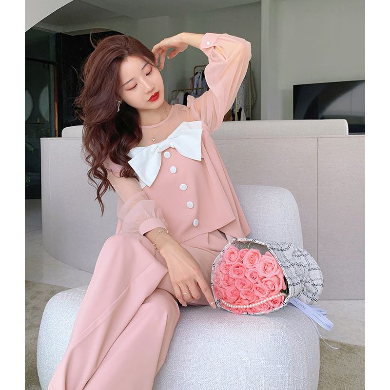 秋に2024年の女性のスイートボウ長袖トップスハイウエストワイドレッグパンツ2点セットの完全なセットを着用 母の日