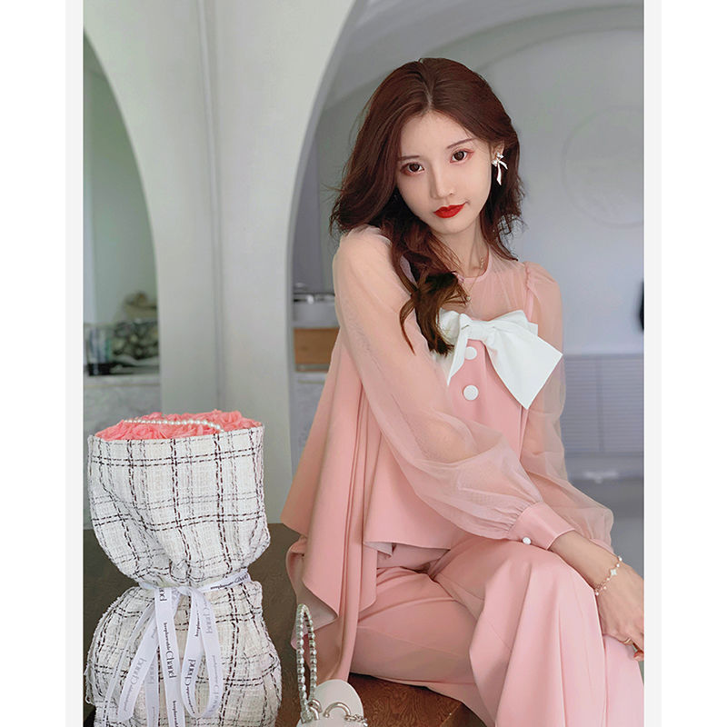 秋に2024年の女性のスイートボウ長袖トップスハイウエストワイドレッグパンツ2点セットの完全なセットを着用 母の日