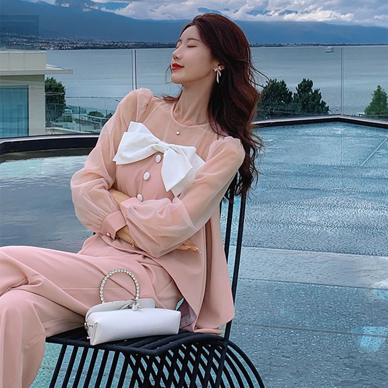 秋に2024年の女性のスイートボウ長袖トップスハイウエストワイドレッグパンツ2点セットの完全なセットを着用 母の日