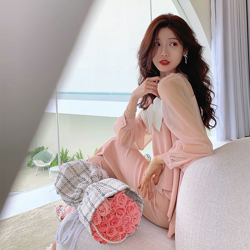 秋に2024年の女性のスイートボウ長袖トップスハイウエストワイドレッグパンツ2点セットの完全なセットを着用 母の日