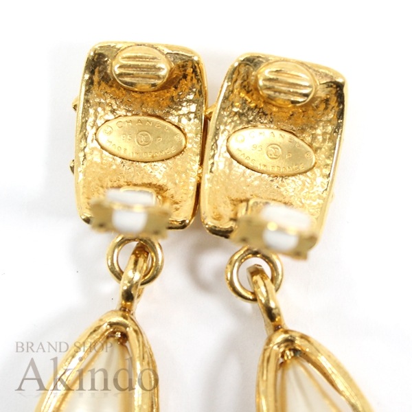 シャネル スイング イヤリング ココマーク パール ヴィンテージ 95’ イヤリング フェイクパール GP ゴールド レディース 美品 CHANEL シャネル スイング イヤリング ココマーク パール ヴィンテージ 95’ イヤリング フェイクパール GP ゴールド レディース 美品 CHANEL