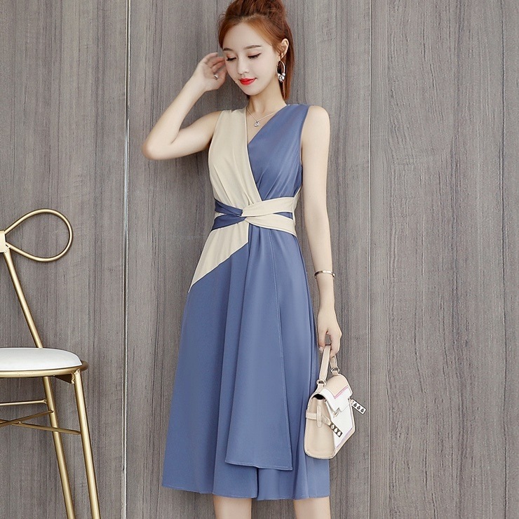 ワンピース フレアワンピース 膝下 ミモレ ミモレ丈 袖なし ノースリーブ Vネック ウエストマーク ウエストリボン バックリボン 前開き かわいい 大人可愛い 大人 上品 おしゃれ お洒落 ワンピース フレアワンピース 膝下 ミモレ ミモレ丈 袖なし ノースリーブ Vネック ウエストマーク ウエストリボン バックリボン 前開き かわいい 大人可愛い 大人 上品 おしゃれ お洒落