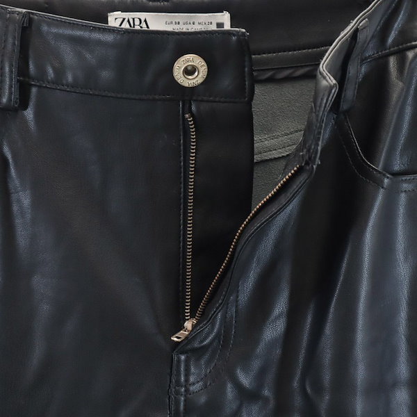 ZARA 心許なく レザーパンツ