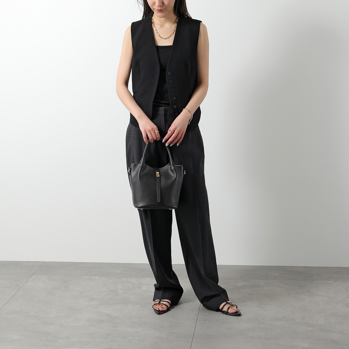 VIOLAdORO ヴィオラドーロ ハンドバッグ TRERO トレロ V-1573 レディース Wフェイスレザー ショルダーバッグ クロスボディ 鞄 カラー3色 【mega】 VIOLAdORO ヴィオラドーロ ハンドバッグ TRERO トレロ V-1573 レディース Wフェイスレザー ショルダーバッグ クロスボディ 鞄 カラー3色 【mega】