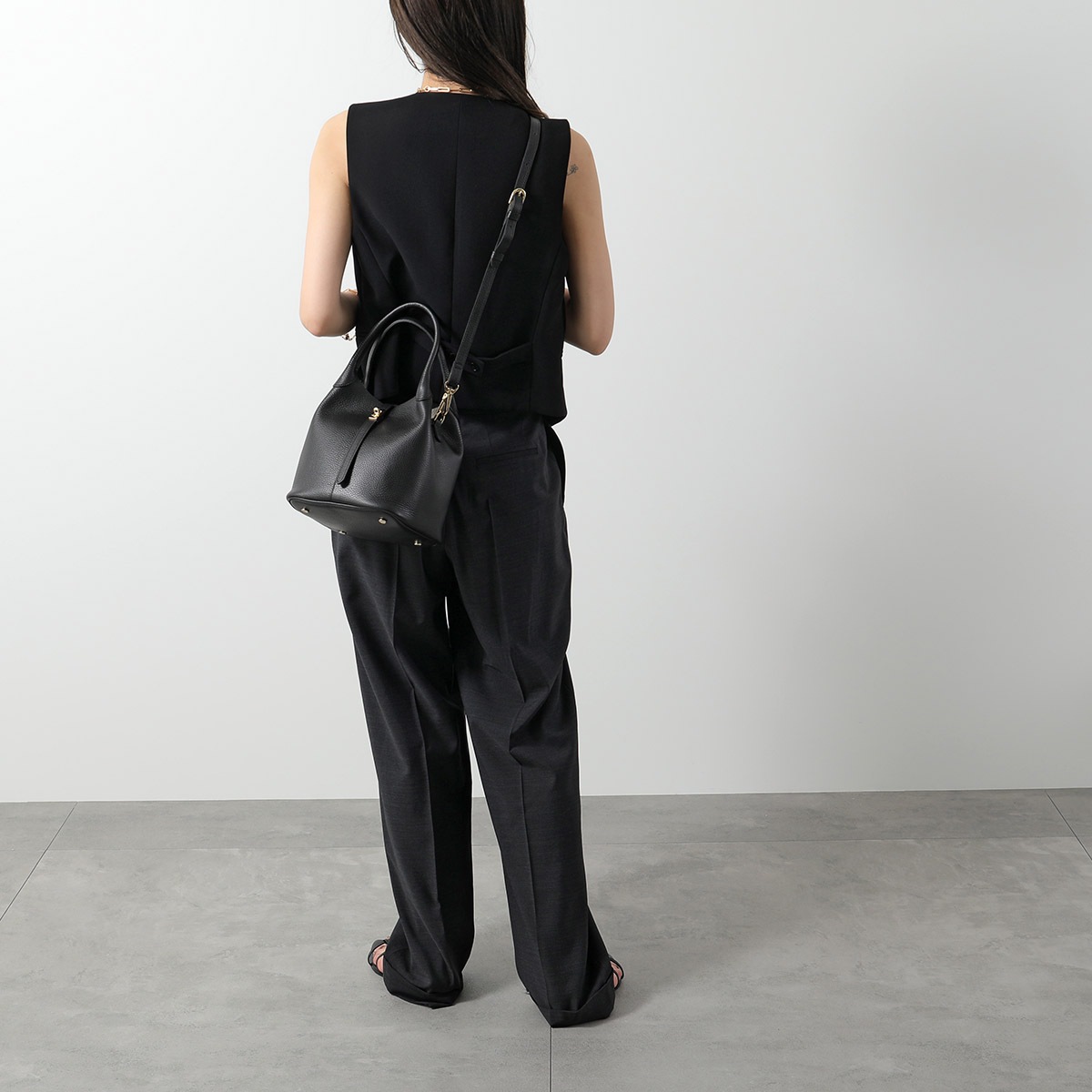 VIOLAdORO ヴィオラドーロ ハンドバッグ TRERO トレロ V-1573 レディース Wフェイスレザー ショルダーバッグ クロスボディ 鞄 カラー3色 【mega】 VIOLAdORO ヴィオラドーロ ハンドバッグ TRERO トレロ V-1573 レディース Wフェイスレザー ショルダーバッグ クロスボディ 鞄 カラー3色 【mega】