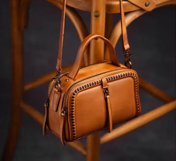 オリジナル復古手擦色本革多隔層大容量ハンドバッグ女性式カジュアル通勤斜め掛け女性バッグ オリジナル復古手擦色本革多隔層大容量ハンドバッグ女性式カジュアル通勤斜め掛け女性バッグ