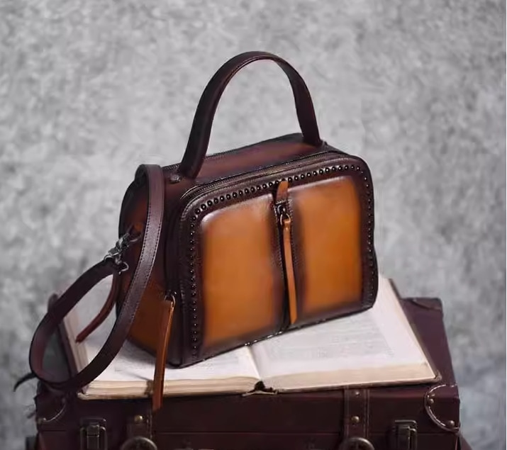 オリジナル復古手擦色本革多隔層大容量ハンドバッグ女性式カジュアル通勤斜め掛け女性バッグ オリジナル復古手擦色本革多隔層大容量ハンドバッグ女性式カジュアル通勤斜め掛け女性バッグ