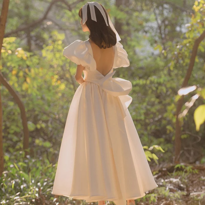 30％OFF】 雰囲気のあるフレンチライトウェディングドレス 2022 新気質 サテン 中国風 パフスリーブ オープンバック ホワイトウェディングドレス  ドレス